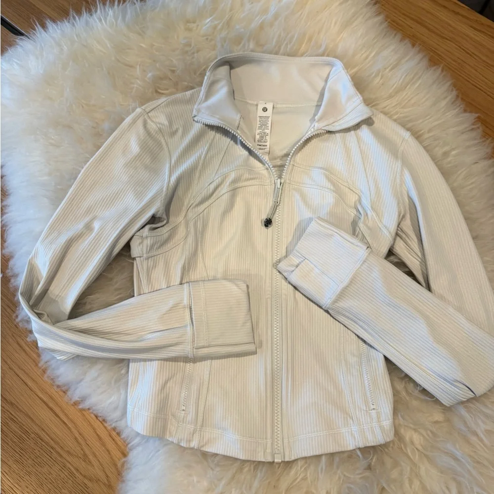 Lululemon Athletica White Ski Jacket - Picture 3 of 4